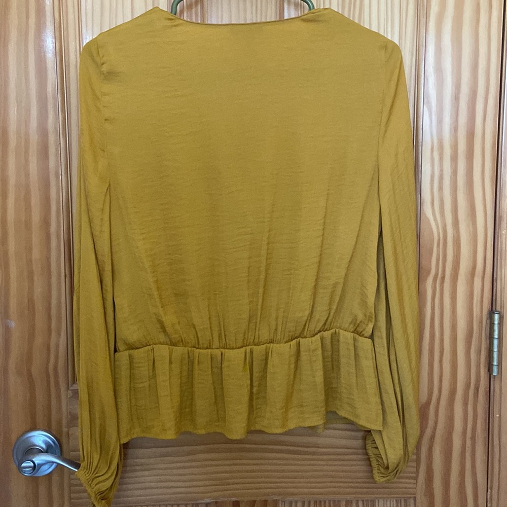 Vince Camuto Mustard Yellow Blouse (in Size SP) - Picture 3 of 4